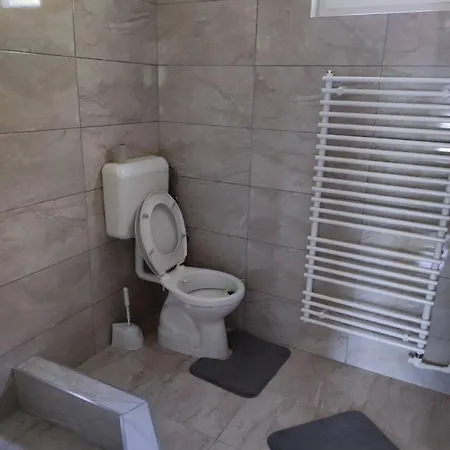 Dzafic Resort, Ginje Bb Feriehus